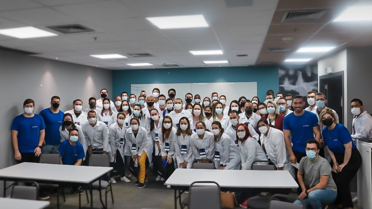 AMIR Brasil traz expertise global em parceria com Revalidando