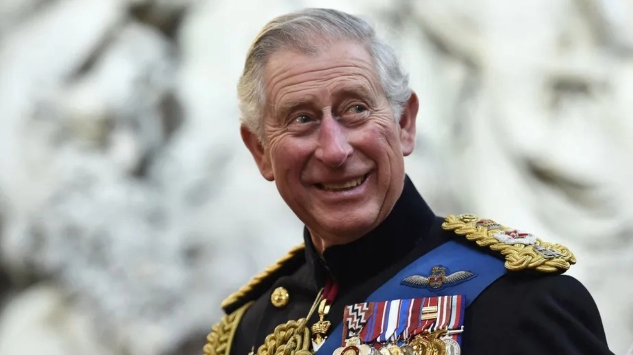 Rei Charles III está com câncer, anuncia o Palácio de Buckingham