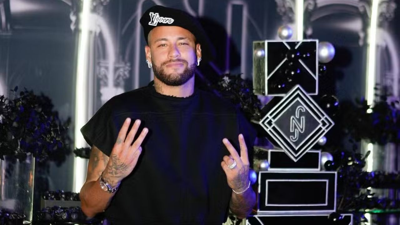 Neymar Jr conta com presença de famosos em festa discreta para celebrar seus 32 anos
