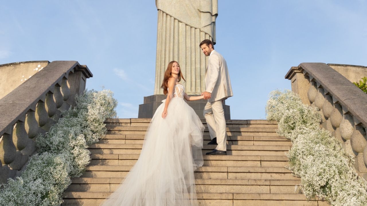 Mari Maria renova votos de casamento aos pés do Cristo Redentor