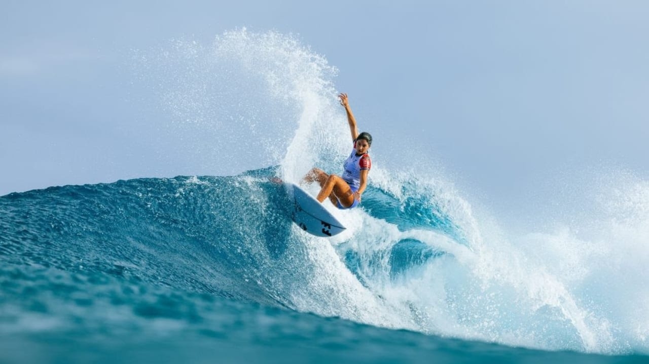 Luana Silva progride para as oitavas em Pipeline; Tati desce para a repescagem