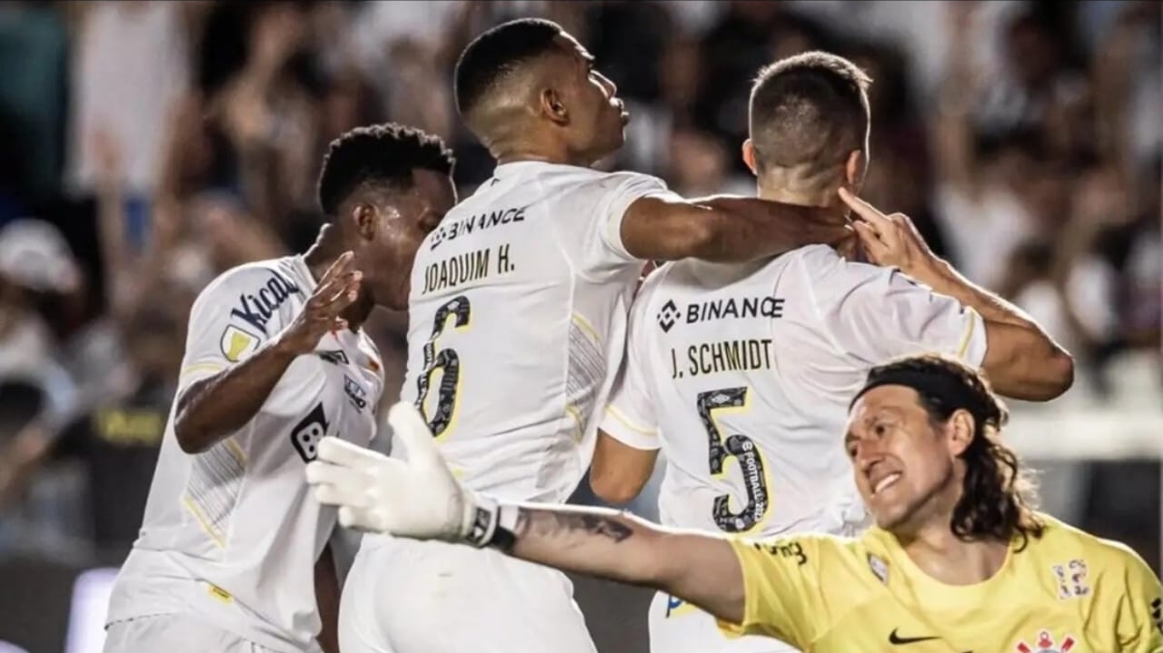 Santos vence Corinthians, se mantém embalado no Paulistão e complica a situação do rival