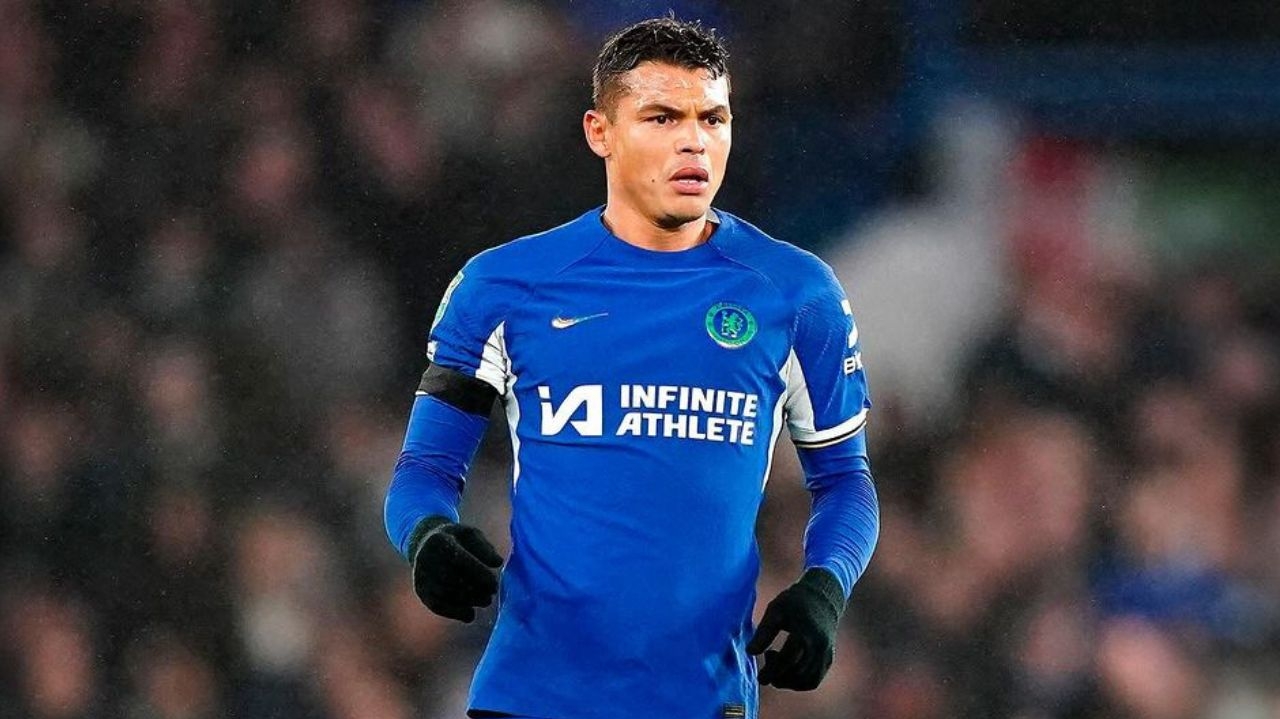 Thiago Silva fica na reserva em jogo da FA Cup, após críticas de sua esposa ao treinador