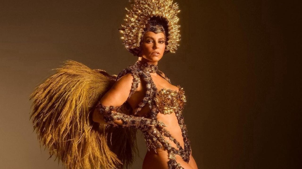 Paolla Oliveira brilha como rainha de bateria da Grande Rio no Carnaval 2024