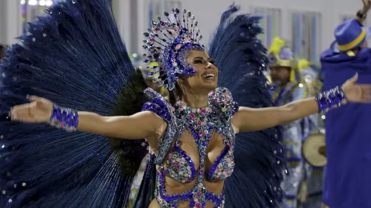 Maquiador de Lexa revela os segredos por trás da beleza da cantora no Carnaval