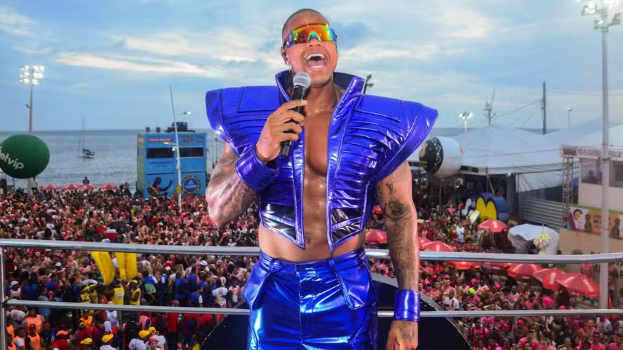 Léo Santana brilha nas paradas do Spotify durante o Carnaval