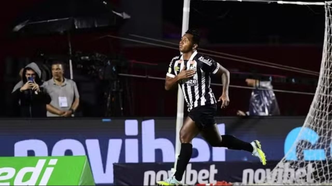 Com gol de Morelos, Santos vence o São Paulo e vai para quartas de final do Paulistão