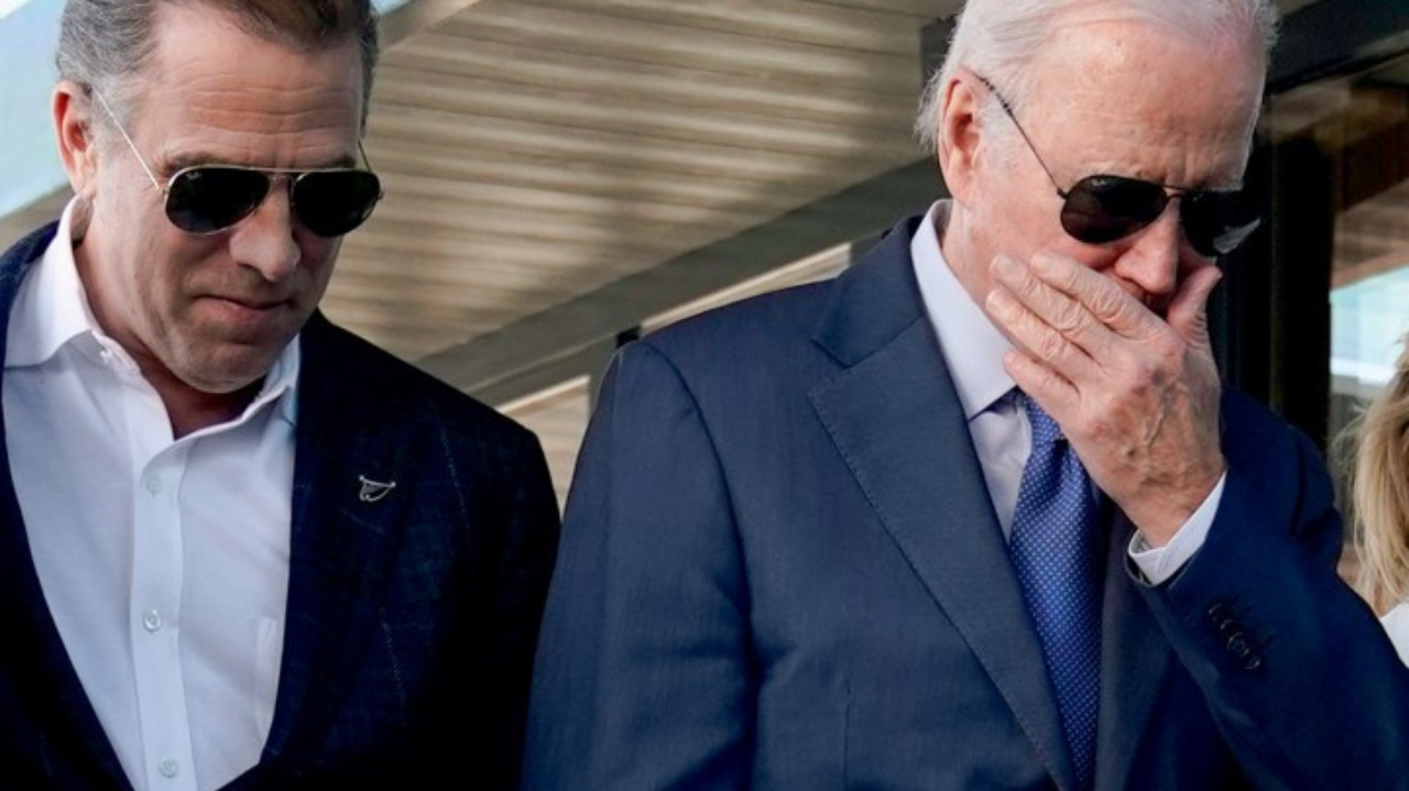 Ex-informante do FBI acusado de difamar Joe Biden e seu filho