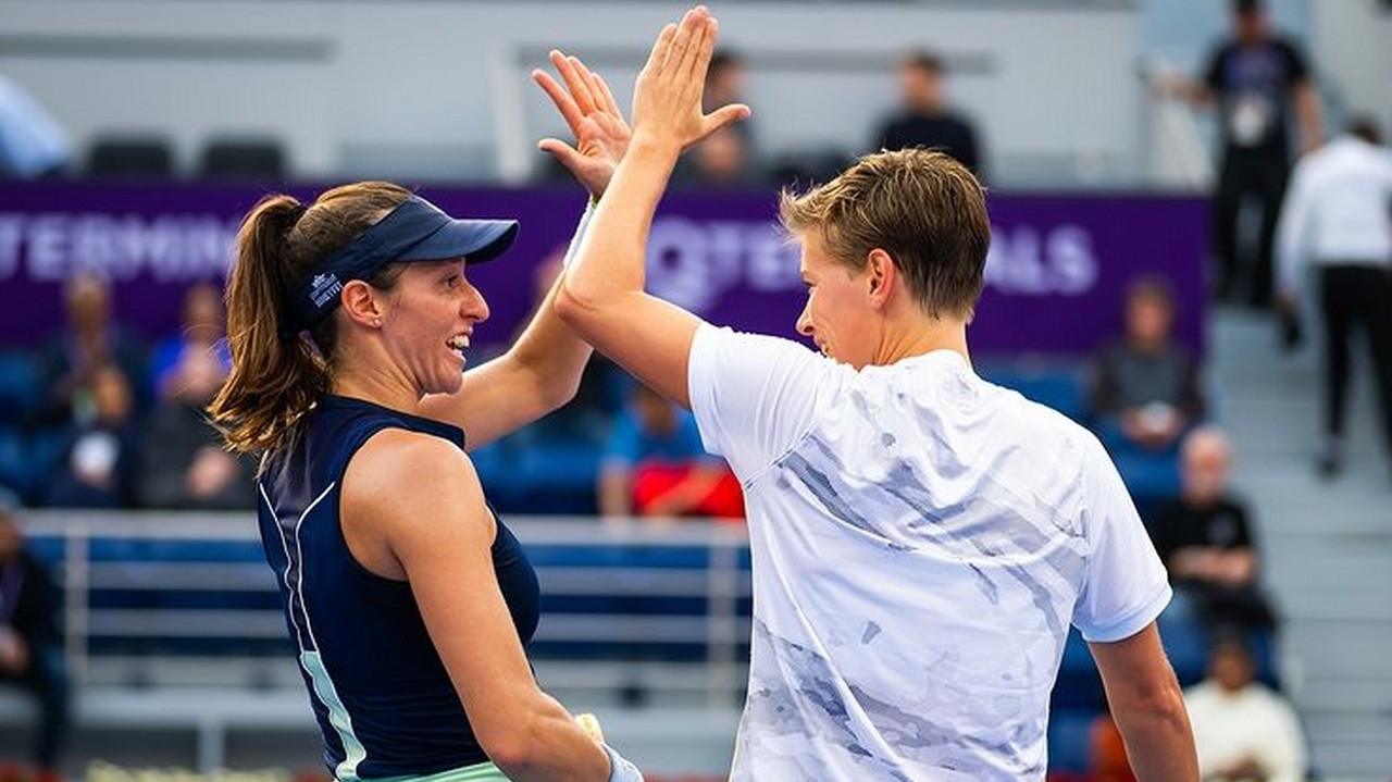 Luisa Stefani e Demi Schuurs estão na final do WTA 1000 de Doha