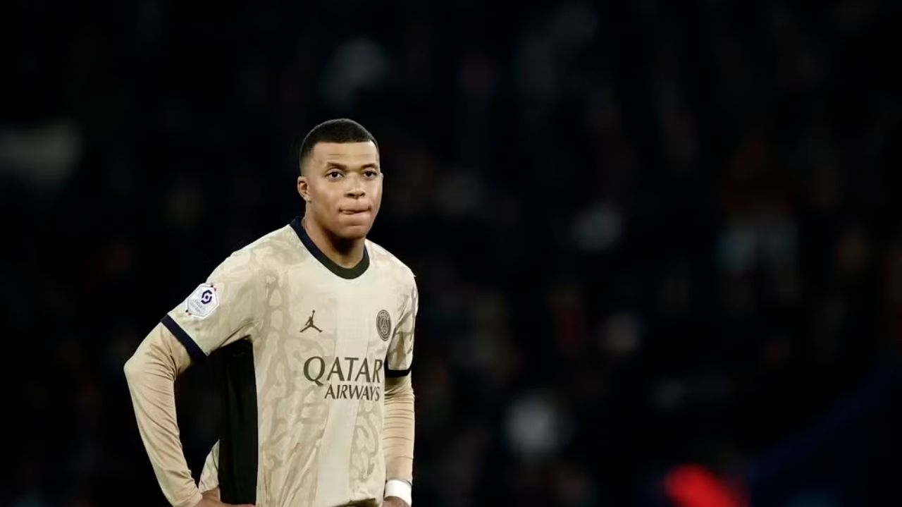 De acordo com jornal espanhol, Mbappé já assinou contrato com o Real Madrid