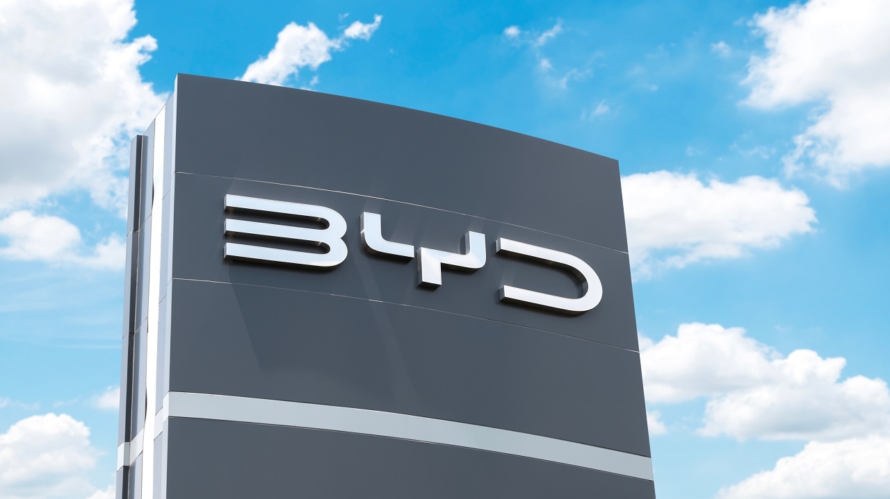 BYD anuncia planos de lançar carros de luxo e recomprar ações