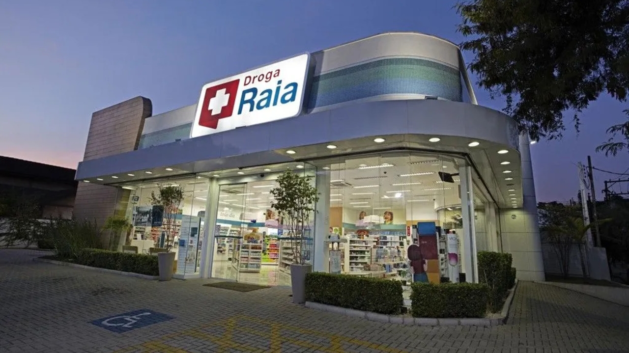 Raia Drogasil planeja aquisição total da 4Bio, visando controle pleno da empresa
