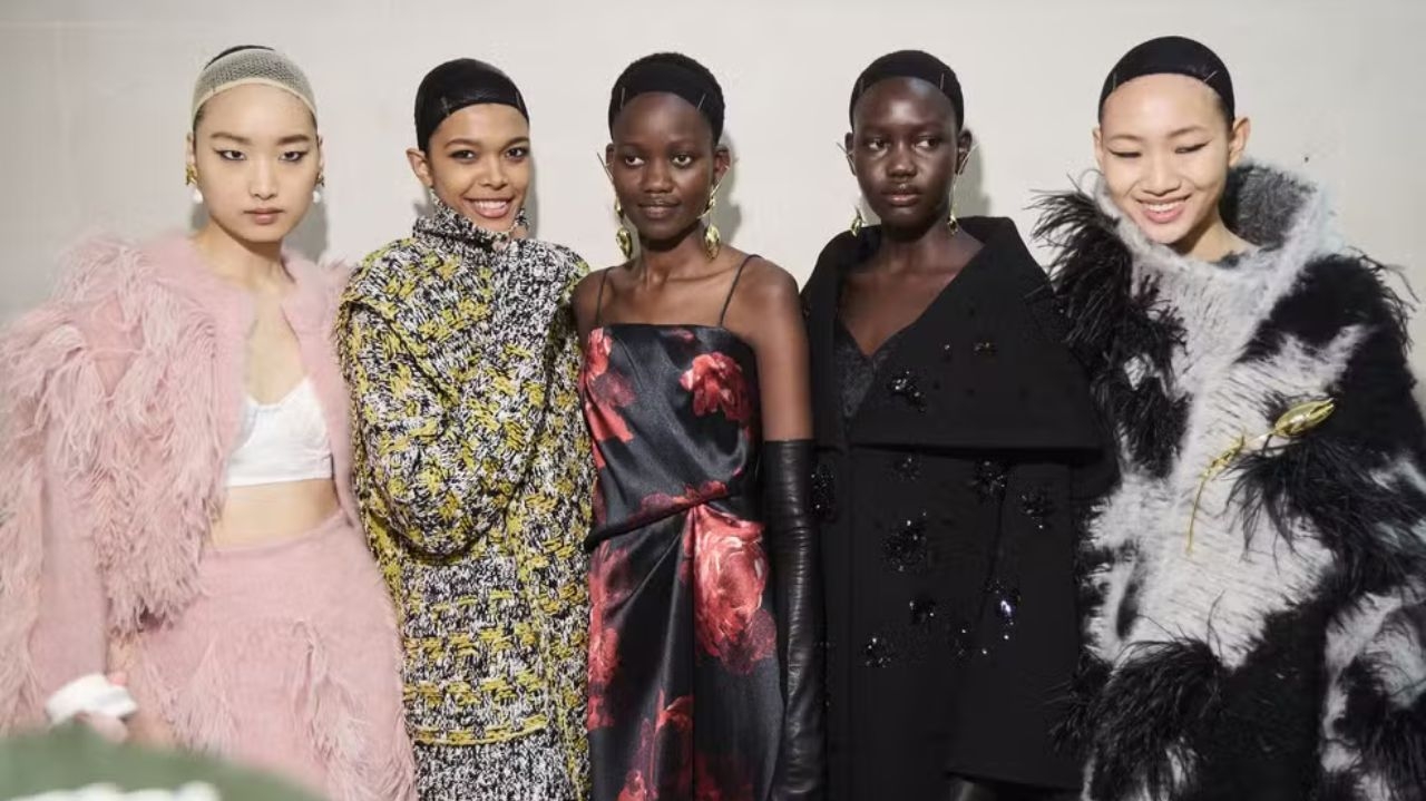 Teatral e romântico define a nova coleção de Erdem na Semana de Moda de Londres