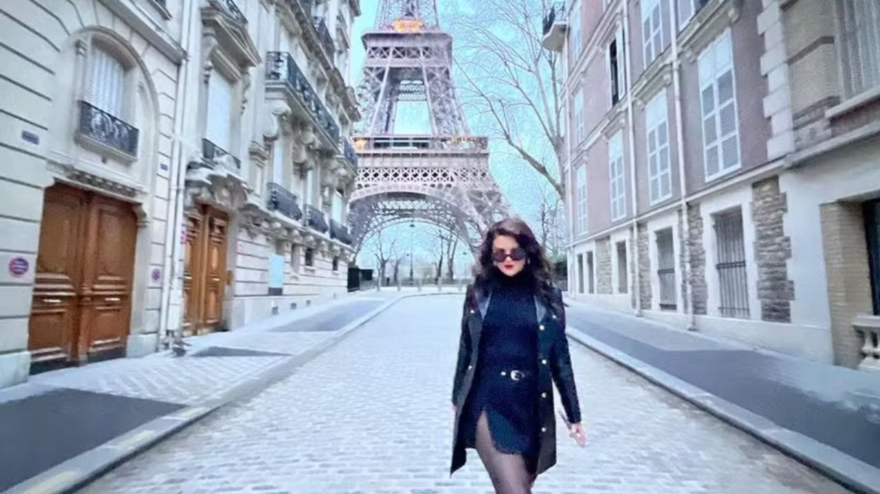 Selena Gomez compartilha fotos sensuais em Paris