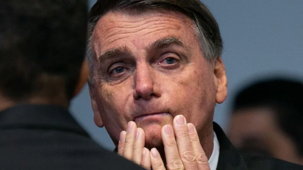 Defesa de Bolsonaro quer adiar depoimento à PF em investigação sobre tentativa de golpe