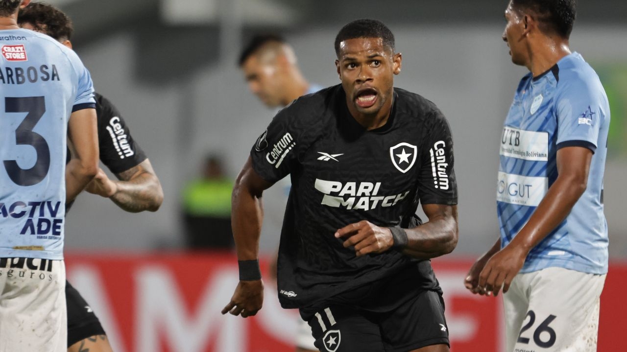 Botafogo sai na frente, mas leva gol no fim e empata fora de casa pela Pré Libertadores