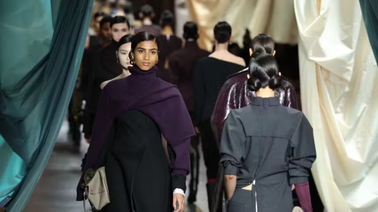 Coleção de inverno da Fendi 2024 traz um mix de referências nostálgicas