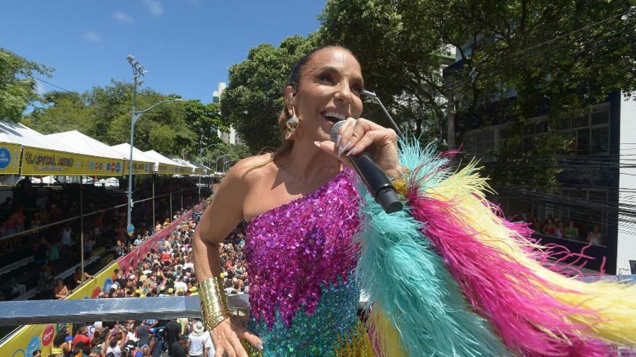 Ivete Sangalo recebe alta após ficar internada por pneumonia