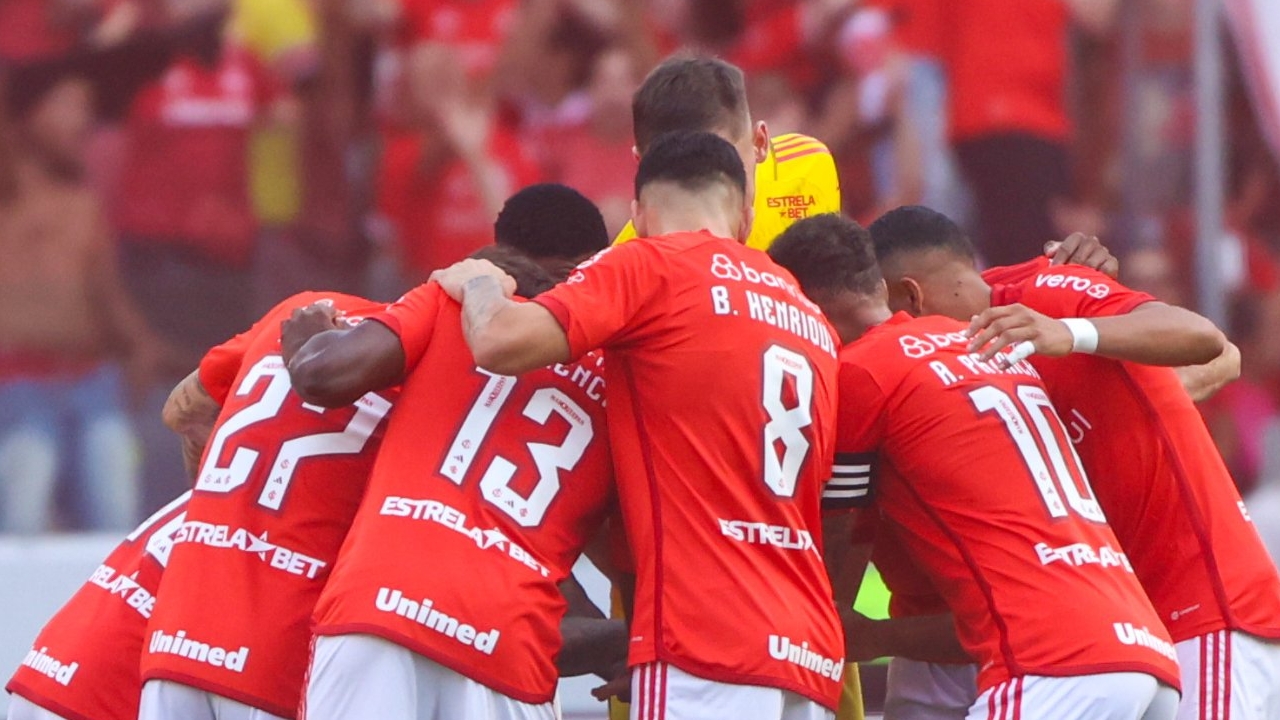 Inter vence o Grêmio de virada com gol de pênalti nos acréscimos