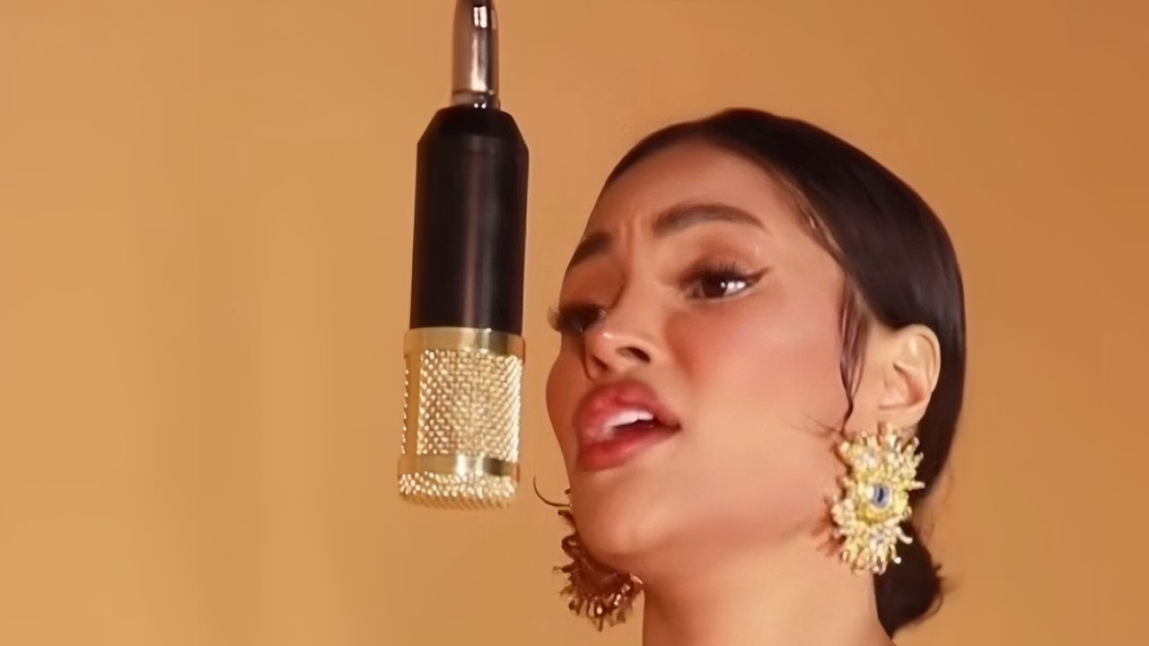 Flay, ex-BBB e vencedora do “The Masked Singer”, renova sua paixão pela música após superar críticas