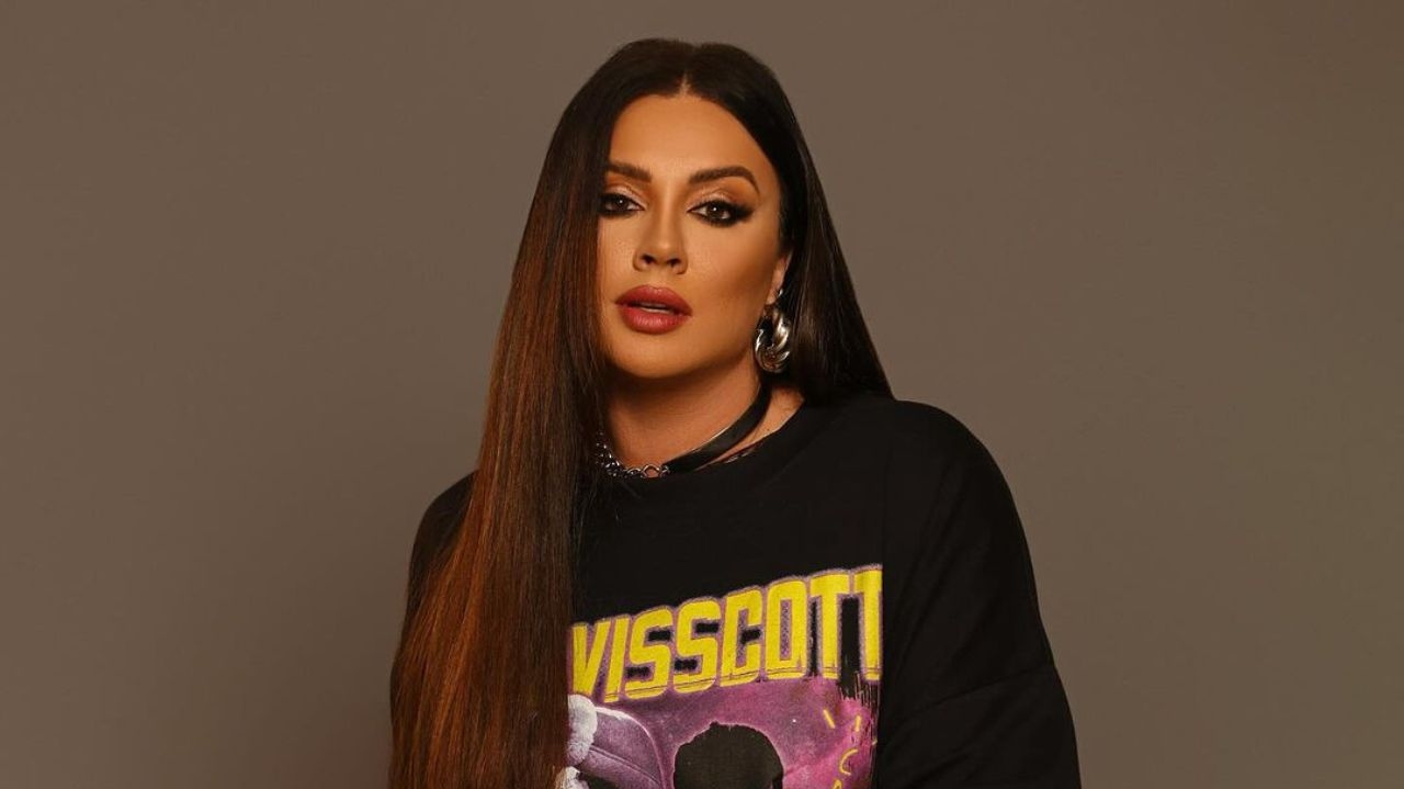 Juju Salimeni diz se sofre pressão estética e critica falsa aceitação do corpo