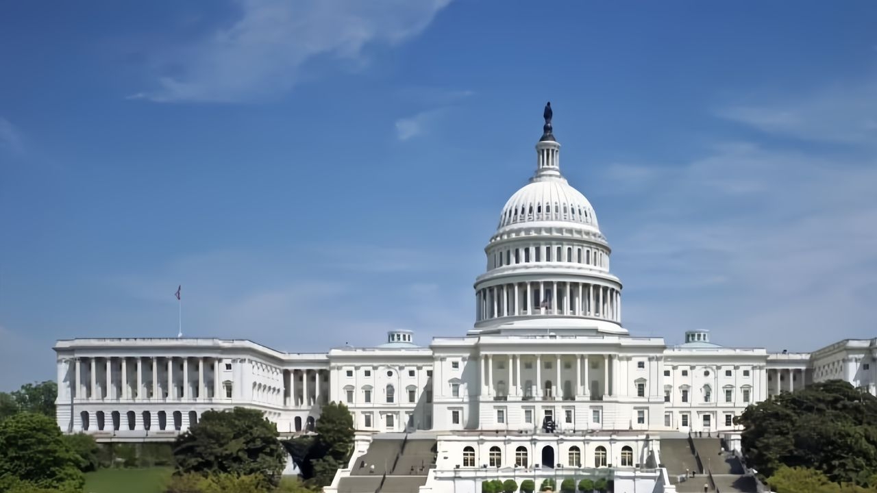 Congresso dos EUA enfrenta impasse e risco de paralisação parcial do governo