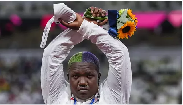 Medalhista de prata desafiou proibição do Comitê Olímpico Internacional