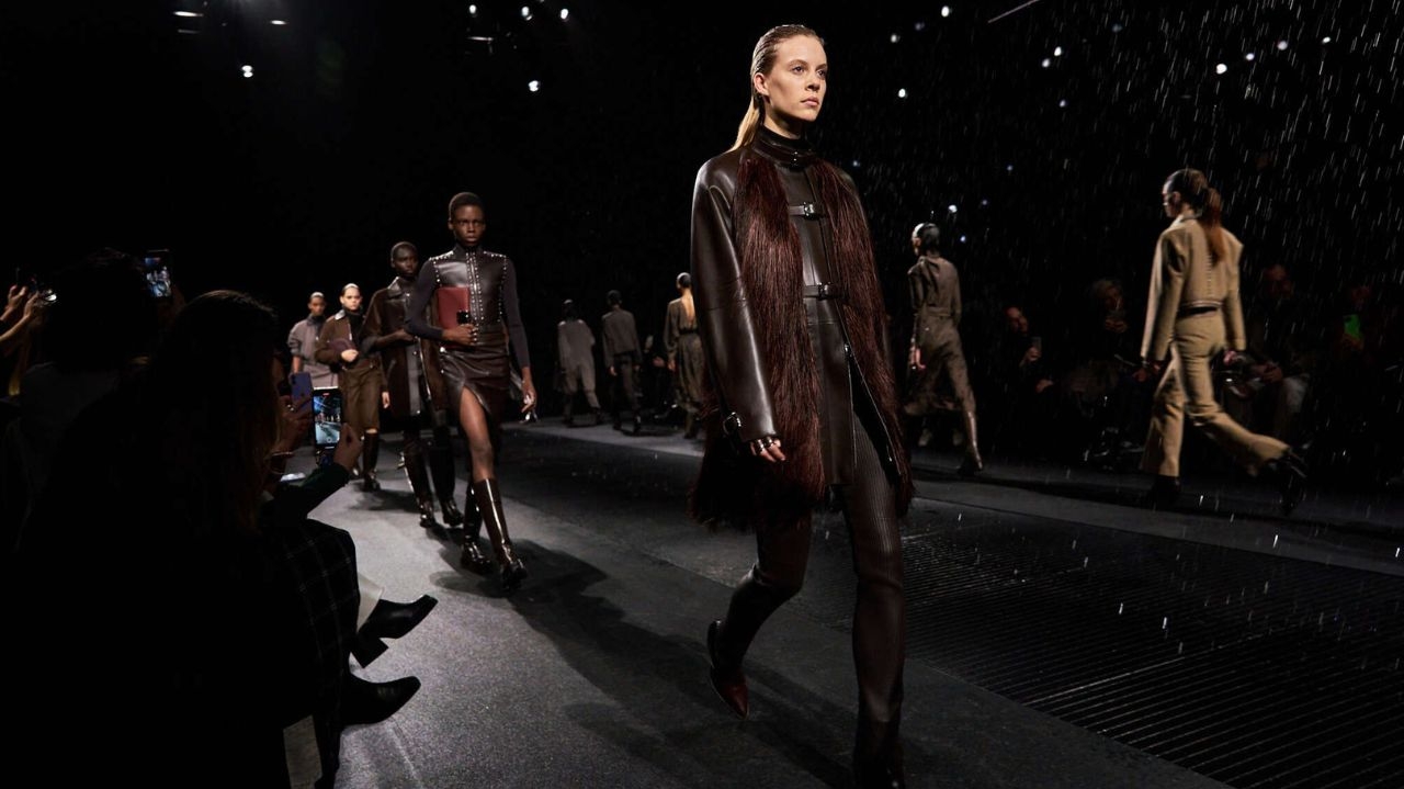 Hermès apresenta sua nova coleção Outono/Inverno no Paris Fashion Week