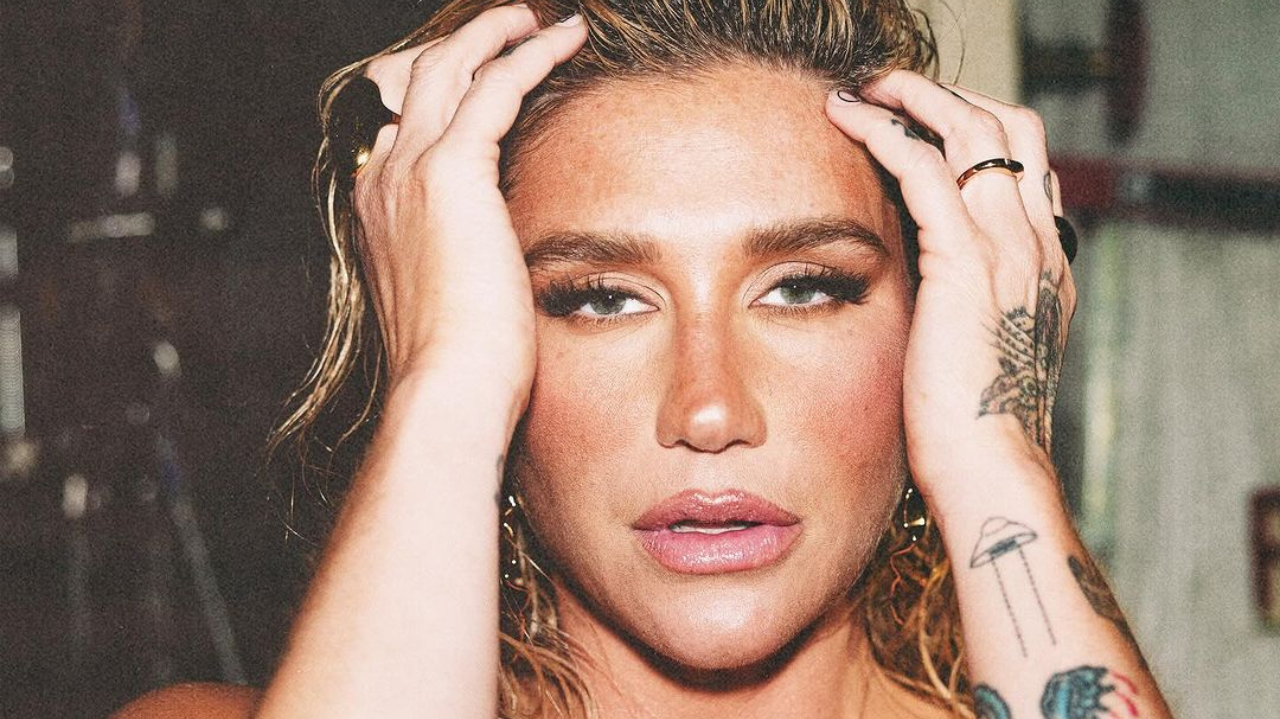 Kesha divulga trecho de faixa inédita
