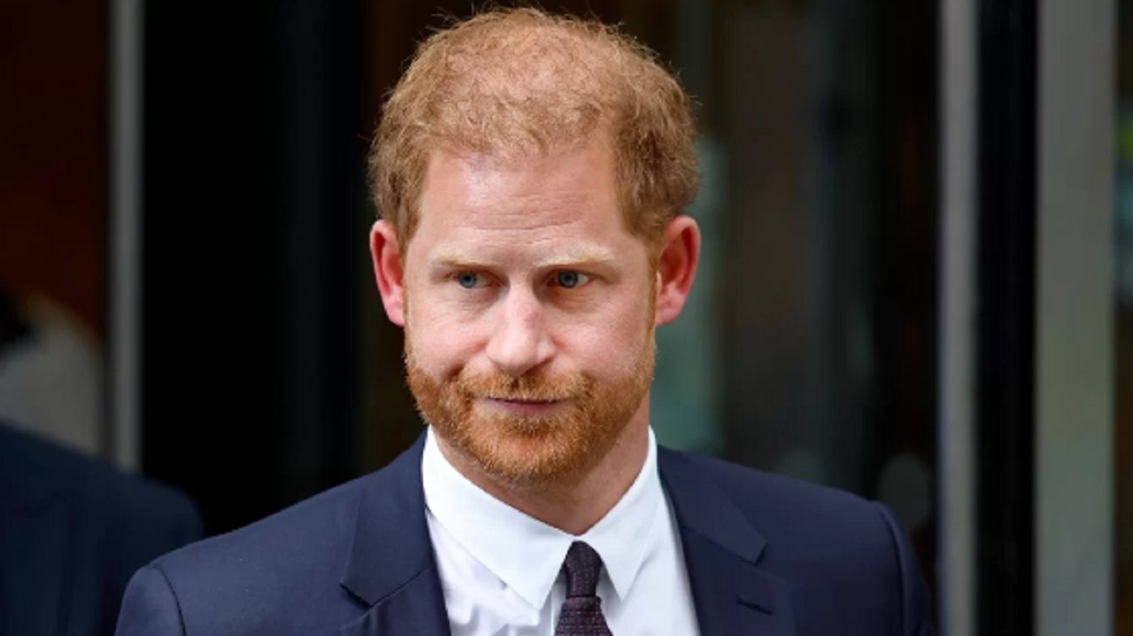 Harry não consegue contato com William em visita ao Reino Unido