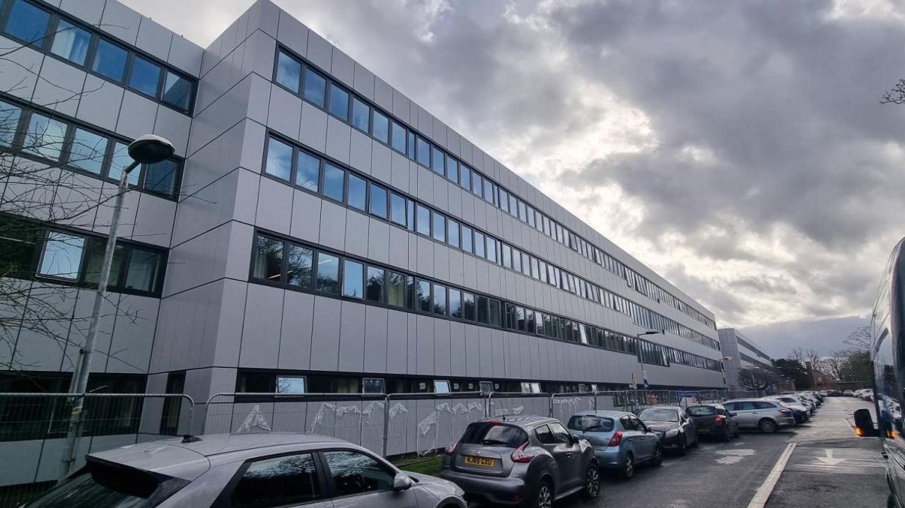 Escândalo de amputações por erro médico abala hospitais no Reino Unido