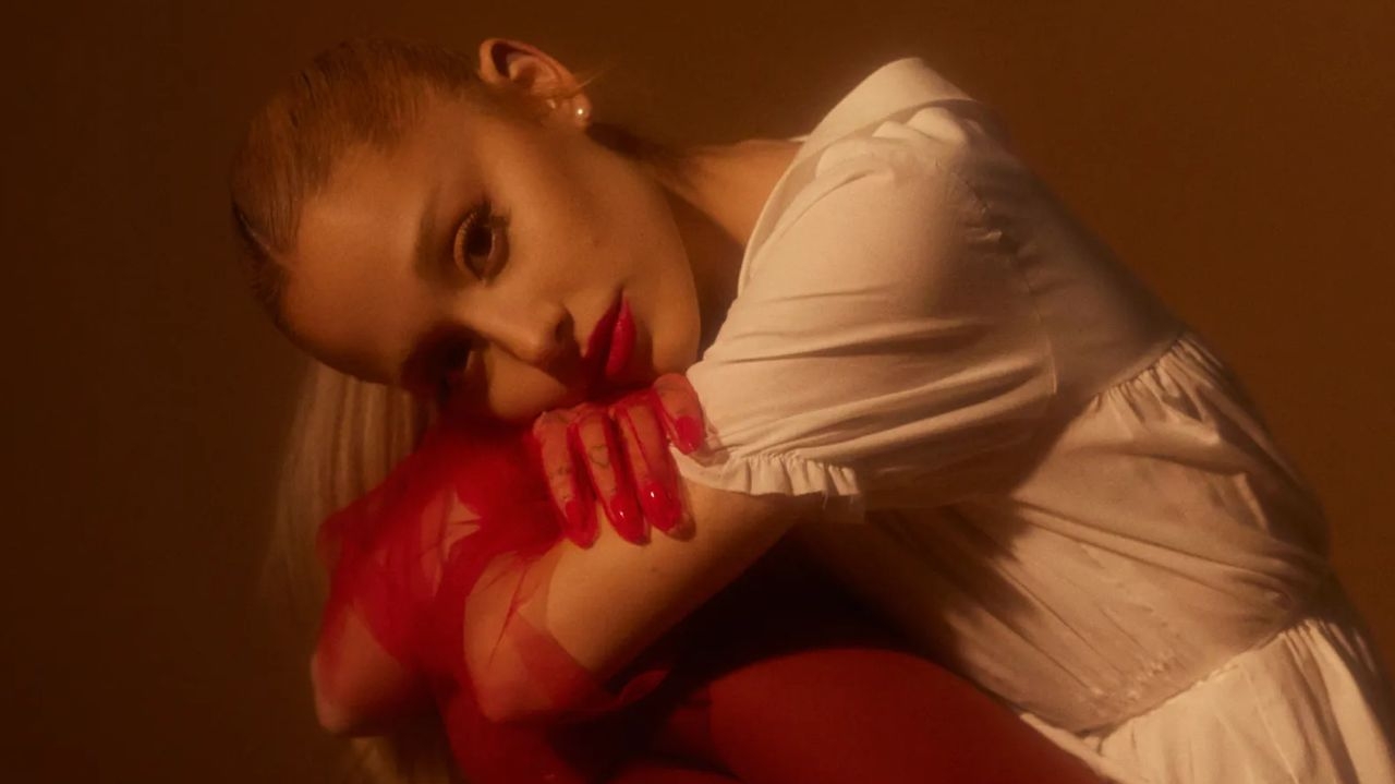 Ariana Grande lança o novo álbum “Eternal Sunshine”