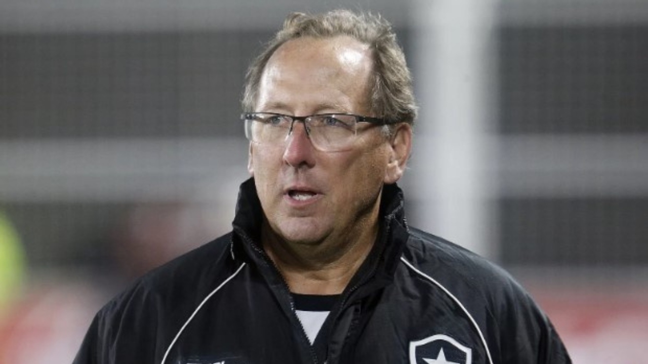 John Textor afirma que tem gravação de árbitros reclamando de propinas não pagas