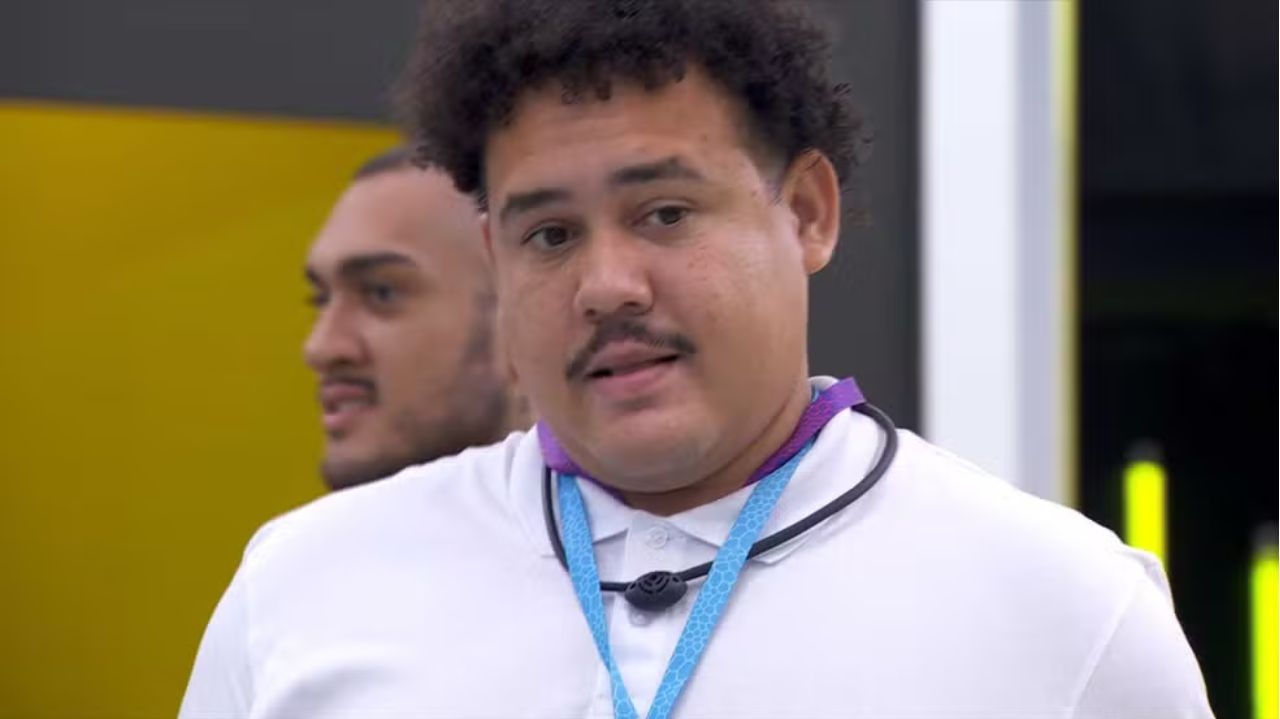 BBB 24: Lucas Henrique chora após esposa não aparecer em vídeo no Almoço do Anjo