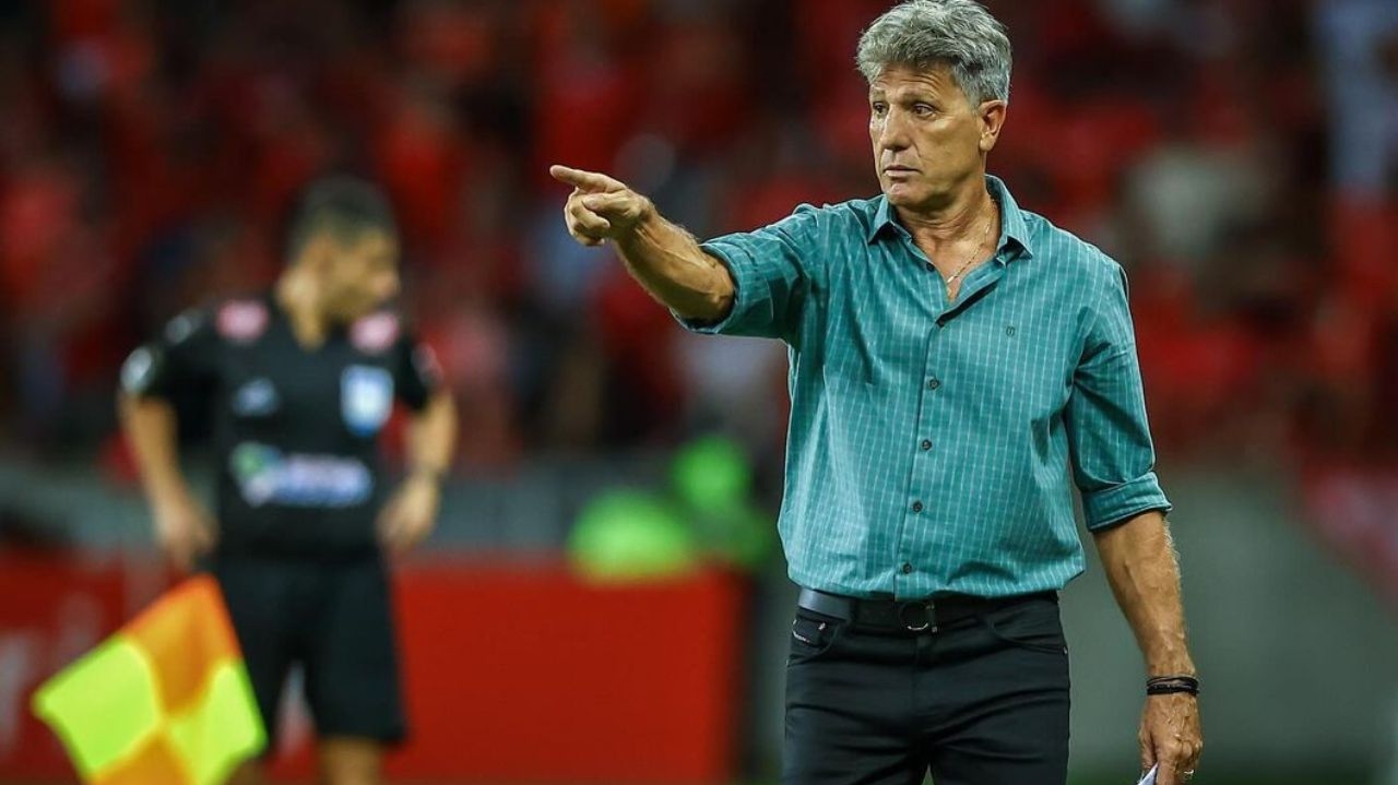 Após vitória do Grêmio em casa, Renato rebate críticas da impressa