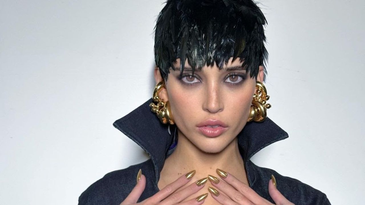 Descubra como fazer a maquiagem messy girl que bombou na semana de Moda