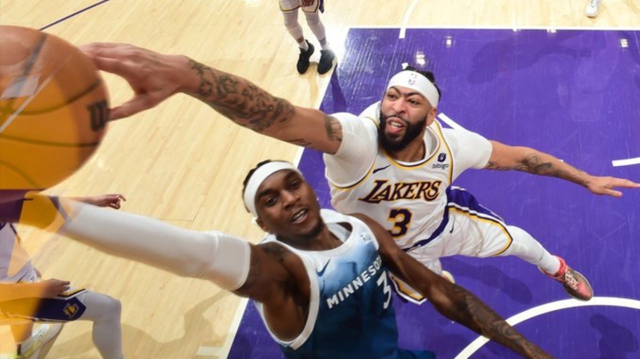 Anthony Davis é o primeiro a atingir números inéditos dentro da NBA