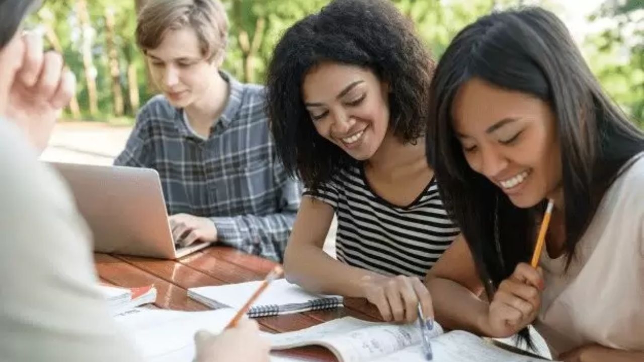 Alunos do Ensino Médio querem escolher o que estudar, aponta pesquisa do Datafolha