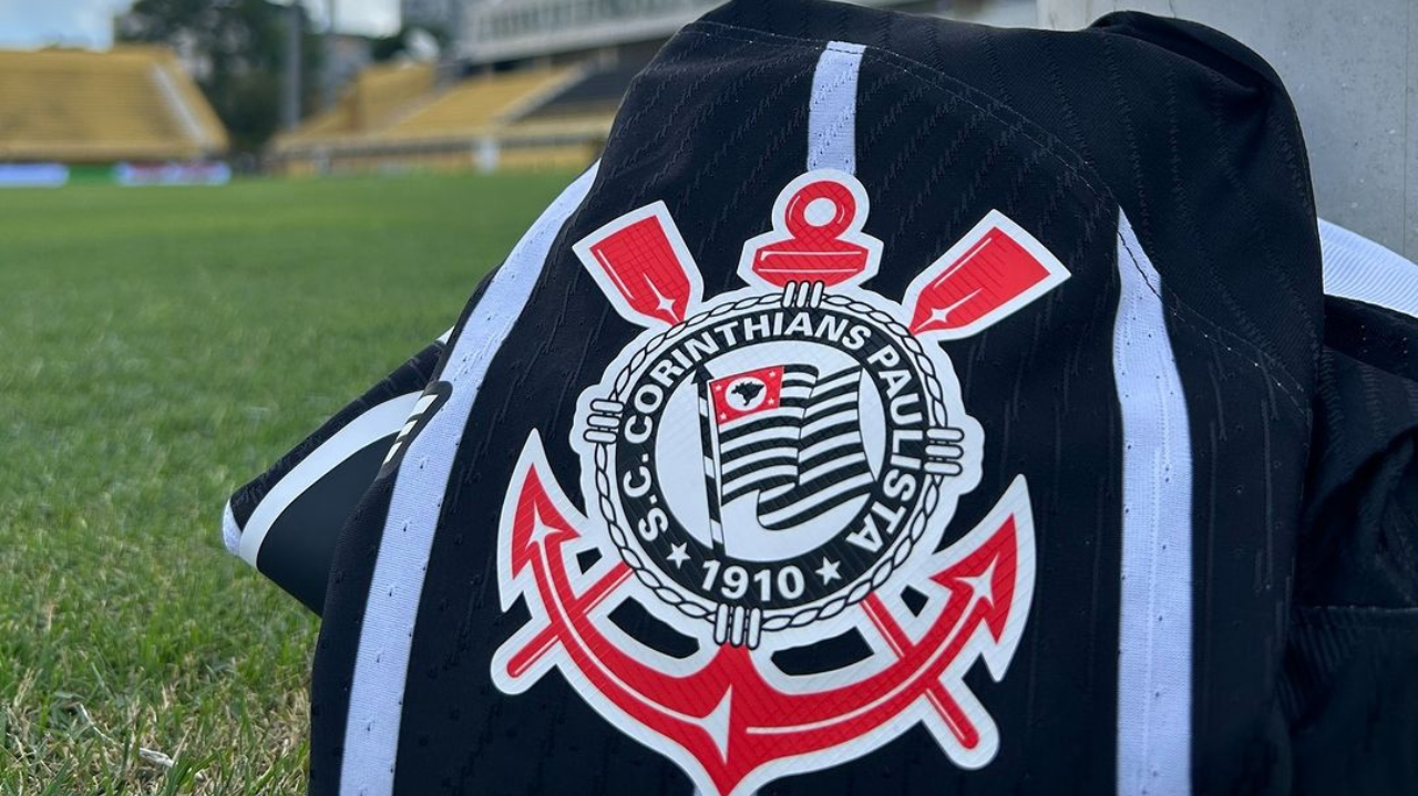 Corinthians regulariza atrasos de pagamento e jogadores rcebem por direitos de imagem