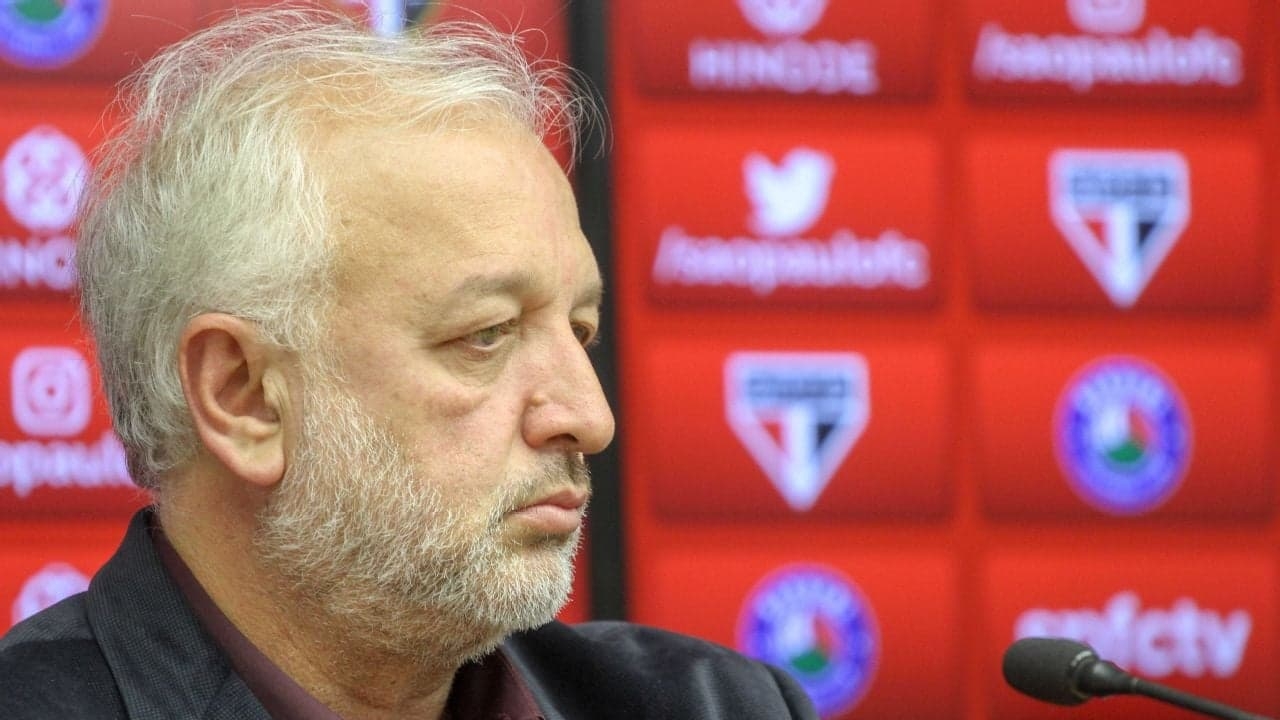 Em vídeo vazado, o diretor do São Paulo se retrata com Abel após ofensas