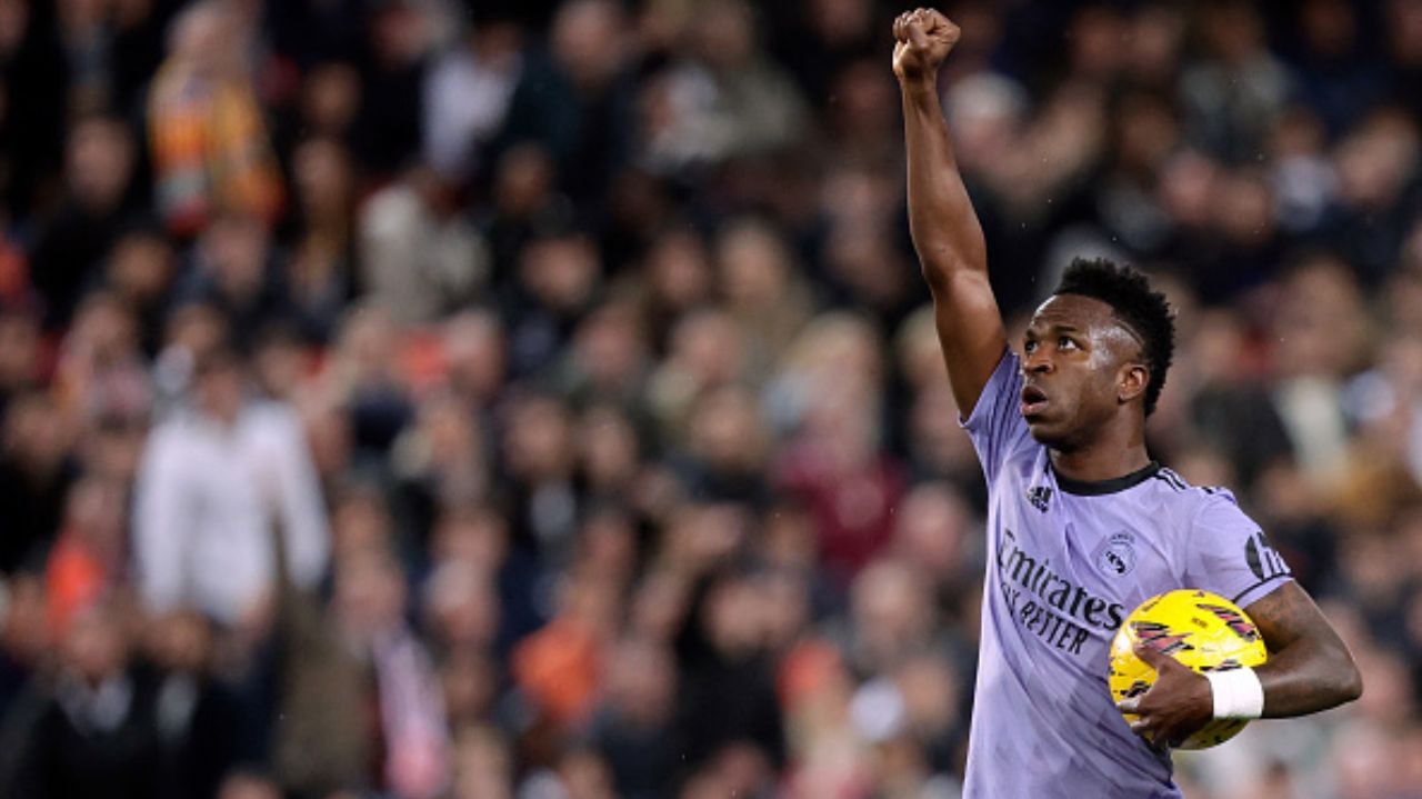 Post racista do Real Madrid provoca insatisfação em Vini Jr. antes de partida contra o Valencia