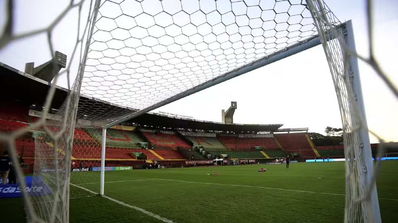 Ex-menino da Vila é aposta da Portuguesa para voltar à elite do futebol