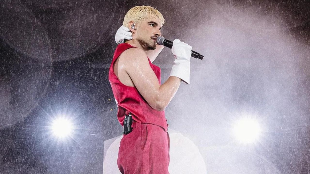 Jão promete lançamento de DVD da “Superturnê” e anima os fãs