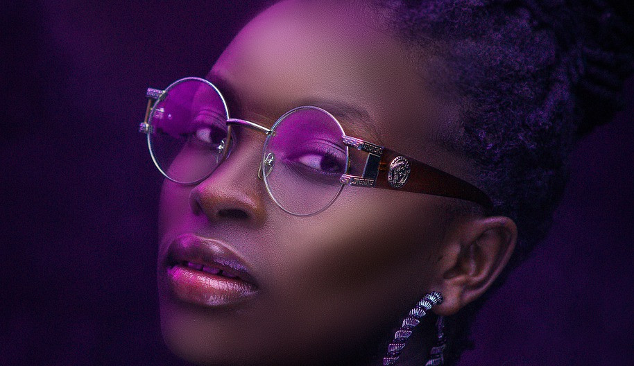 Dicas de make para quem usa óculos de grau