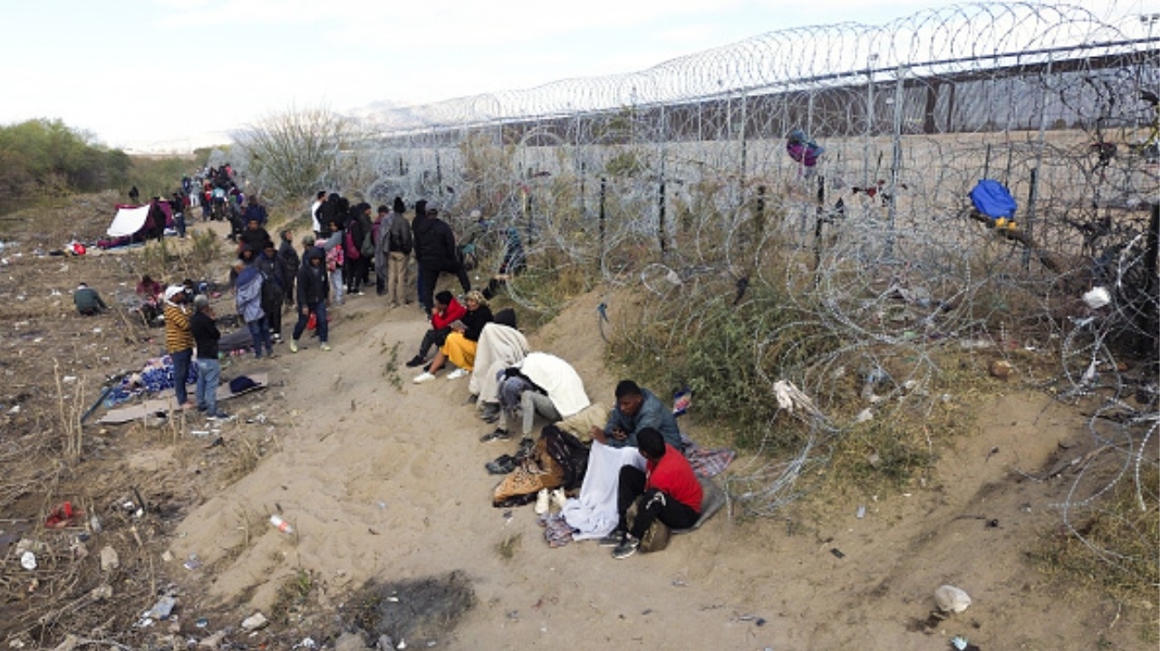 Casa Branca e México manifestam oposição à lei migratória do Texas