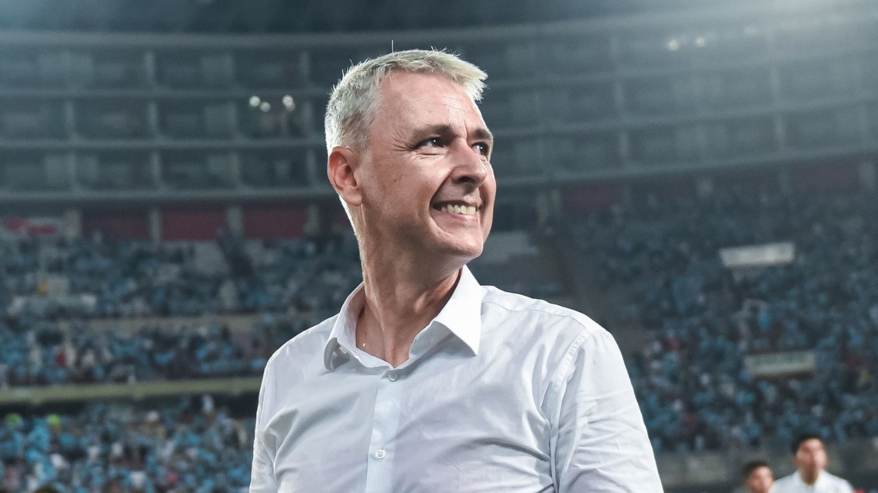 Universidad Católica anuncia Tiago Nunes como novo treinador para a temporada