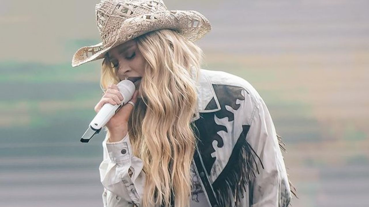 Luísa Sonza leva seu “Escândalo Íntimo” para o palco do Lollapalooza