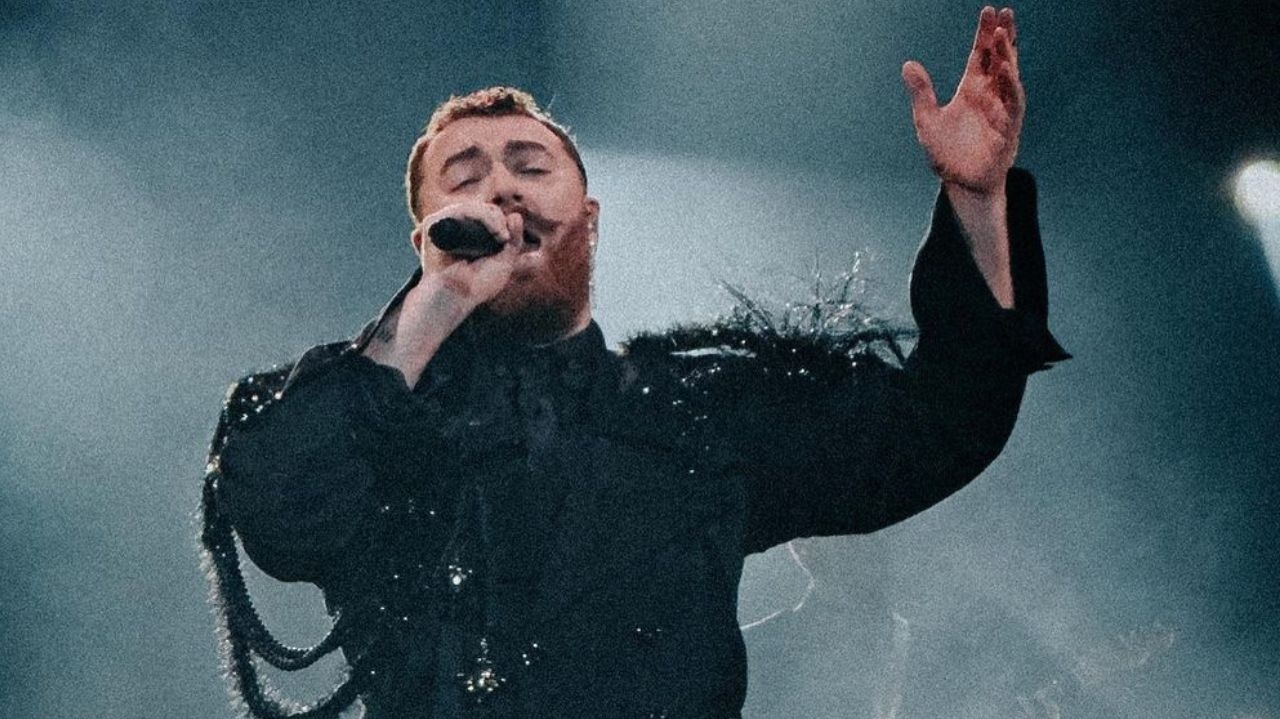 Lollapalooza 2024: Sam Smith entrega dualidade com romance e ousadia