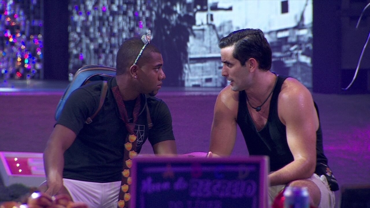 BBB 24: Davi faz promessa divertida e convida Matteus para cumpri-la junto: “Bora?”