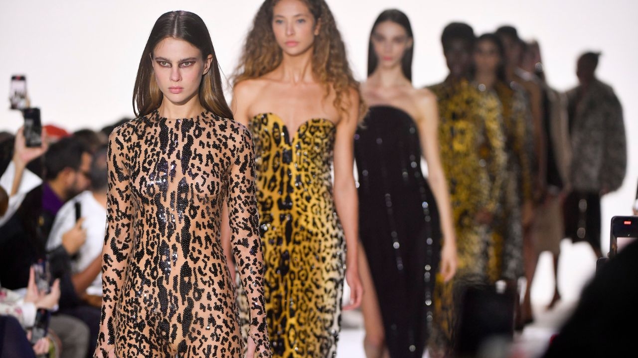 Reinaldo Lourenço comemora 40 anos da marca com nova coleção couture